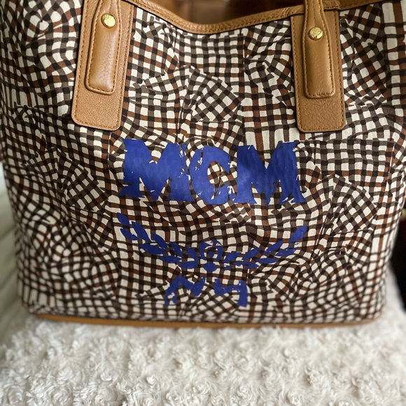MCM Medium Reversible Tote in Cognac color - Picture 6 of 9